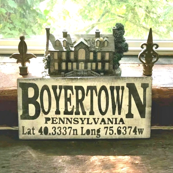 BOYERTOWN, PA RUSTIC WOOD TOWN SIGN - Picture 1 of 4